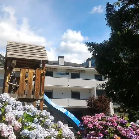 Valchiavenna - - - - - Vacanze - * Chiavenna