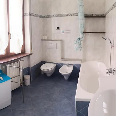 Valchiavenna - Foresteria Lombarda Con Parcheggio Privato Sul Posto! Apprezzata Gestione Familiare Dal 2012, Qualità-prezzo Top! Guest-house With Private Parking On Site! Appreciated Family Management Since 2012, Quality-price Top! Chiavenna